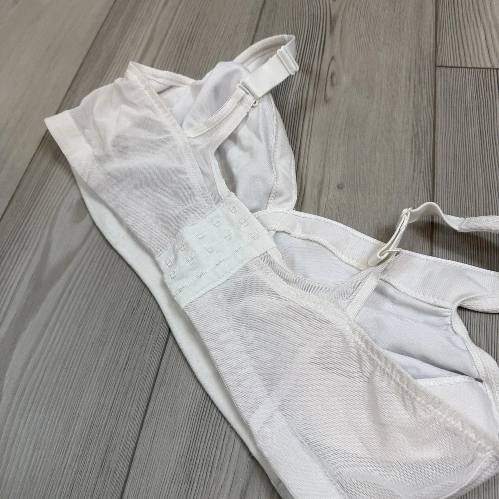 Glamorise 1006 Size 44D‎ Wirefree Sports Bra White MagicLift Seamless